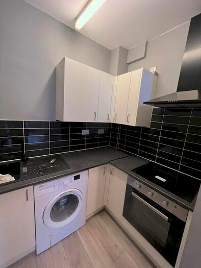 1 Bedroom Flat To Rent In Cannon Hill Lane, London, SW20