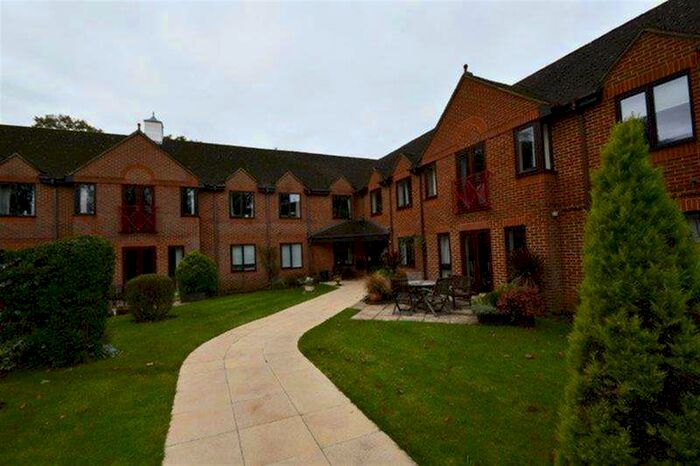2 Bedroom Apartment To Rent In 2 Bedroom Apartment 1st Floor In Shalford, GU4