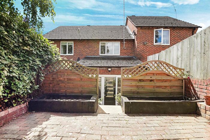 2 Bedroom Terraced House To Rent In Leaver Road, Henley, RG9