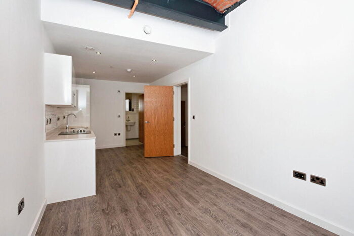 2 Bedroom Apartment For Sale In Spinning Mill, Lower Vickers Street, Manchester, M40