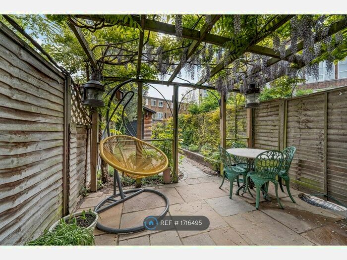 2 Bedroom Terraced House To Rent In Henley Drive, London, SE1