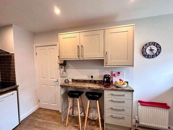 2 Bedroom Semi-Detached Bungalow For Sale In Southlands, Kirkheaton, Huddersfield, HD5