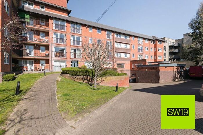 2 Bedroom Flat To Rent In The Broadway, London, SW19