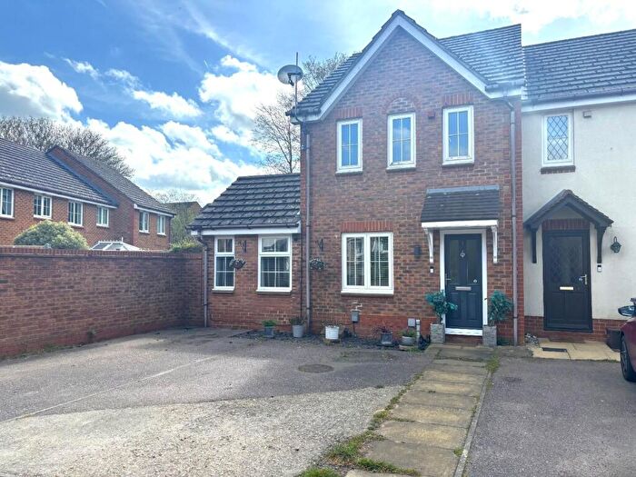 3 Bedroom End Of Terrace House For Sale In Fairfield Way, Stevenage, SG1