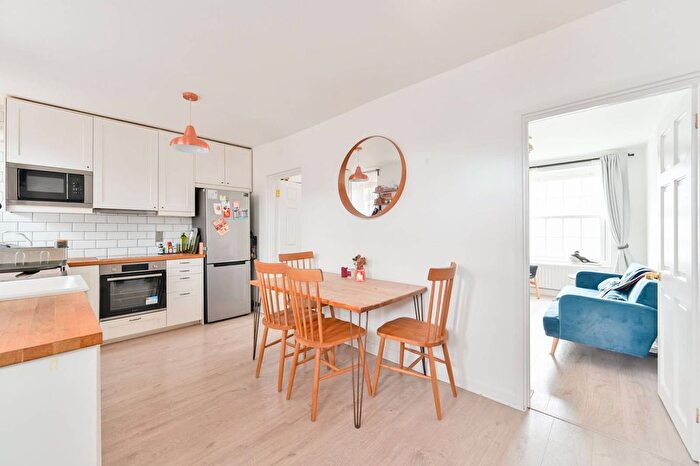 2 Bedroom Flat For Sale In Tyers Street, Vauxhall, London, SE11