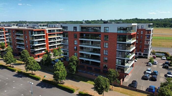 2 Bedroom Apartment For Sale In Kingman Way, Newbury, Berkshire, RG14