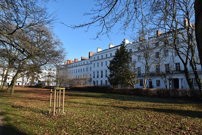 1 Bedroom Apartment To Rent In Clarendon Square, Leamington Spa, CV32