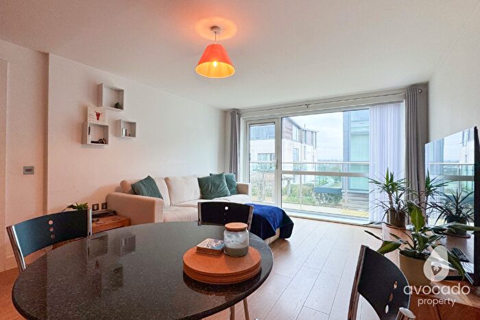 2 Bedroom Maisonette For Sale In Park Way, Newbury, RG14