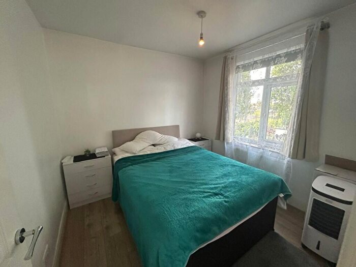 2 Bedroom End Terrace House To Rent In Kent Road, Dagenham, RM10