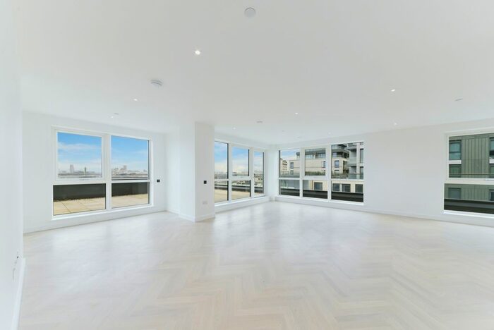 3 Bedroom Flat To Rent In Sovereign Court, Glenthorne Road, Hammersmith, London, W6