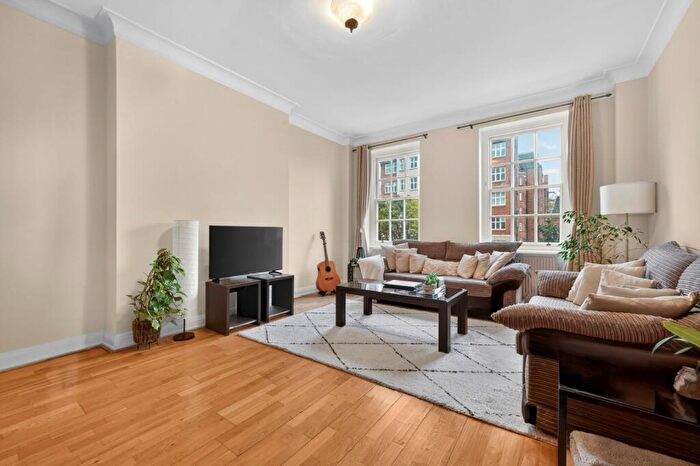 2 Bedroom Flat For Sale In Eyre Court, - Finchley Road, NW8