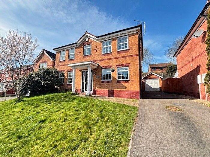 4 Bedroom Detached House To Rent In Honeysuckle Drive, Alfreton, DE55