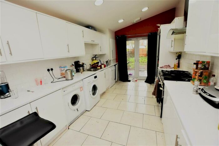 7 Bedroom House To Rent In Tiverton Road, Birmingham, B29