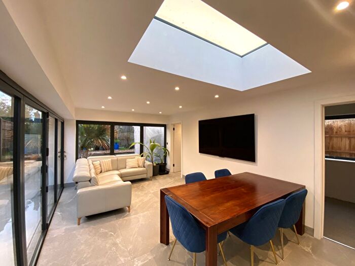 5 Bedroom Semi Detached Bungalow For Sale In St. Davids Way, Wickford, SS11