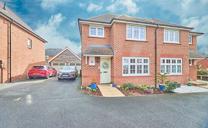 3 Bedroom Semi Detached House For Sale In Passchendaele Drive, Burbage, Hinckley, LE10