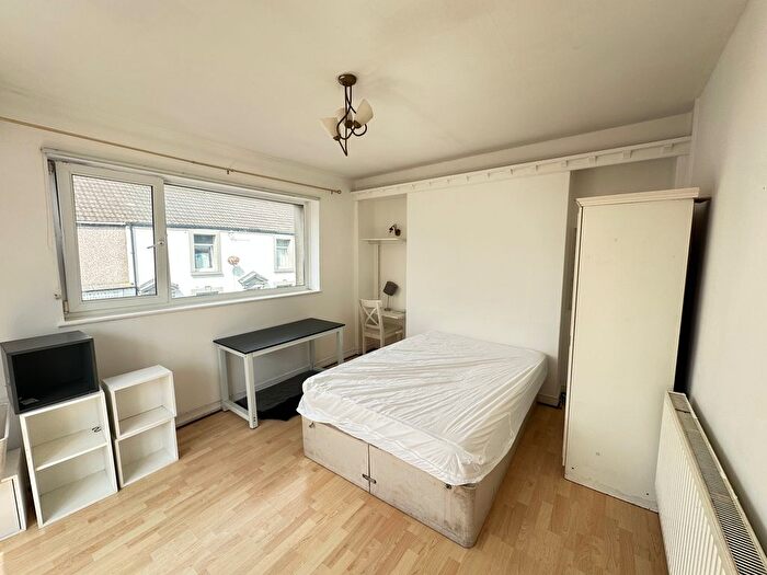 2 Bedroom Flat To Rent In Oxford Street, Swansea, SA1