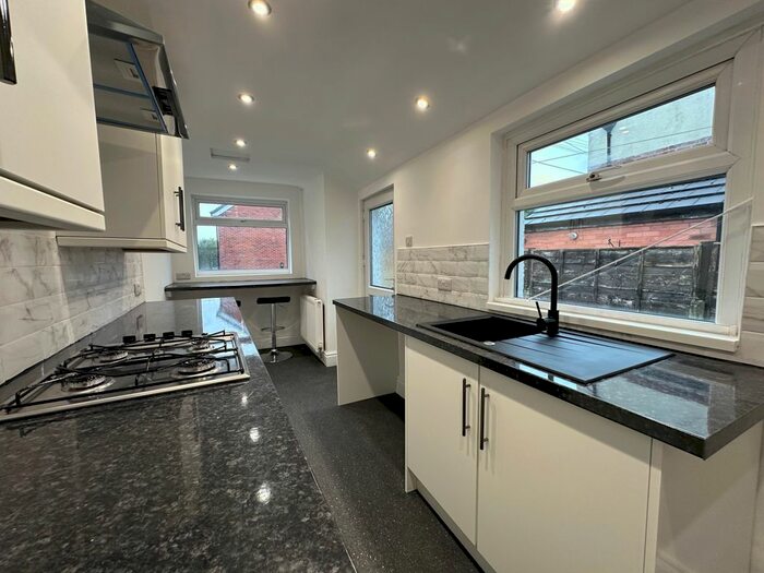 2 Bedroom Terraced House To Rent In Fountain Street, Hyde, SK14