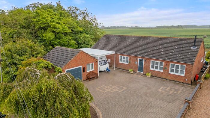 3 Bedroom Detached Bungalow For Sale In Wainfleet Road, Spilsby, PE23