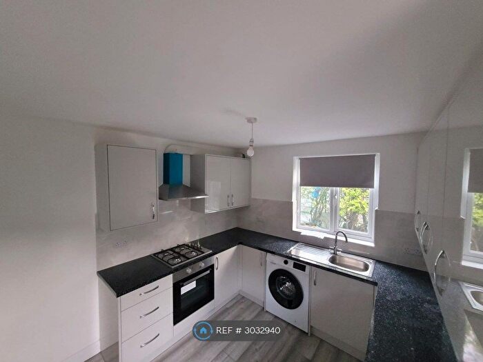 3 Bedroom Detached House To Rent In Fairgreen Road, Thornton Heath, CR7