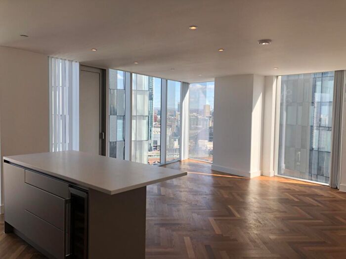 2 Bedroom Apartment To Rent In Deansgate Square, South Tower, M15