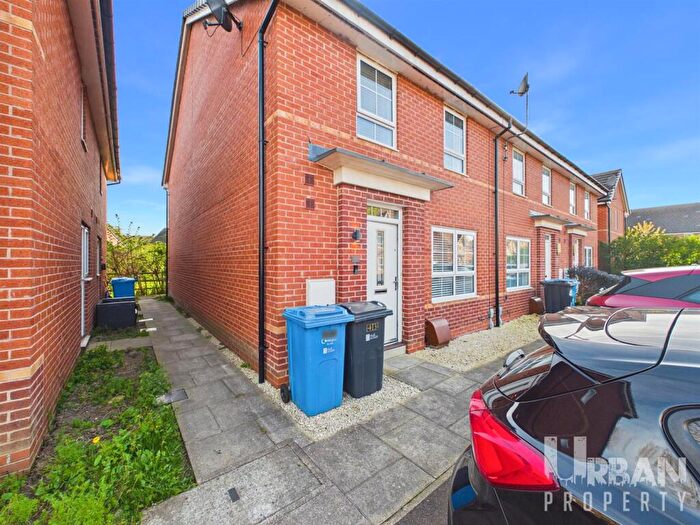 2 Bedroom End Of Terrace House For Sale In Colman Crescent, Hull, HU8