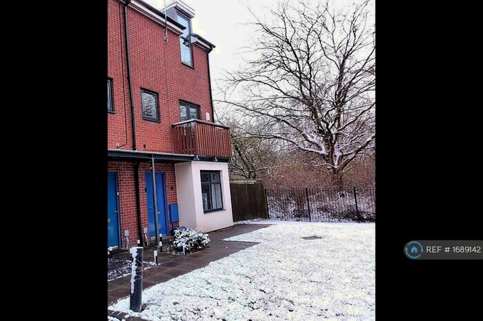 3 Bedroom End Of Terrace House To Rent In Queensmere Drive, Swinton, Manchester, M27