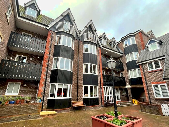 2 Bedroom Flat To Rent In Cliffe High Street, Lewes, BN7