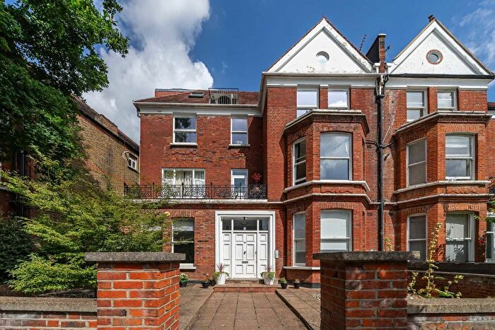 2 Bedroom Flat For Sale In Canfield Gardens, West Hampstead, NW6