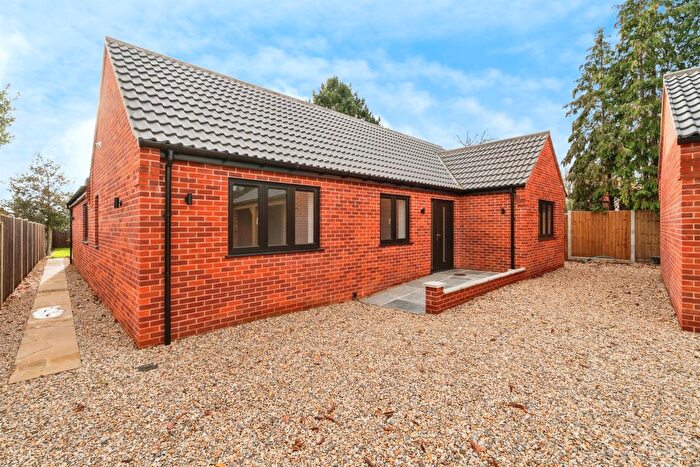 4 Bedroom Detached Bungalow For Sale In Norwich Road, Fakenham, NR21