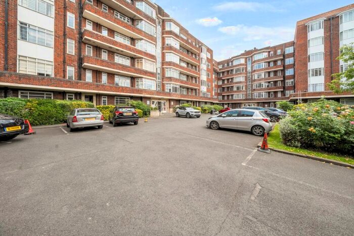 2 Bedroom Flat To Rent In Belsize Avenue London, NW3