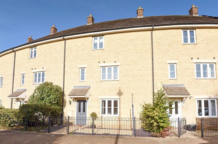 4 Bedroom Terraced House To Rent In Bluebell Way, Carterton, Oxfordshire, OX18