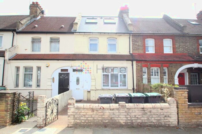 6 Bedroom Terraced House To Rent In Avondale Road, London, N15