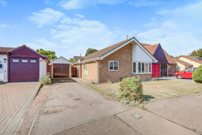 3 Bedroom Detached Bungalow To Rent In Oak Ridge, Harwich, CO12
