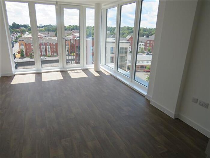 2 Bedroom Apartment To Rent In Bell Barn Road, Birmingham, B15