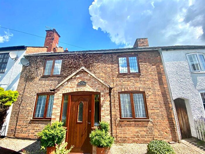 2 Bedroom Town House To Rent In Love Lane, Burbage, LE10