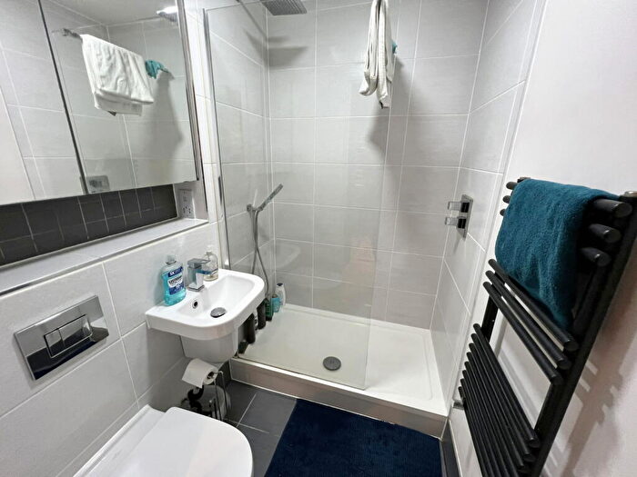2 Bedroom Apartment For Sale In St James Court, Stratford Road, Shirley, B90