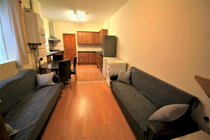 5 Bedroom Terraced House To Rent In London Road, Reading, RG1