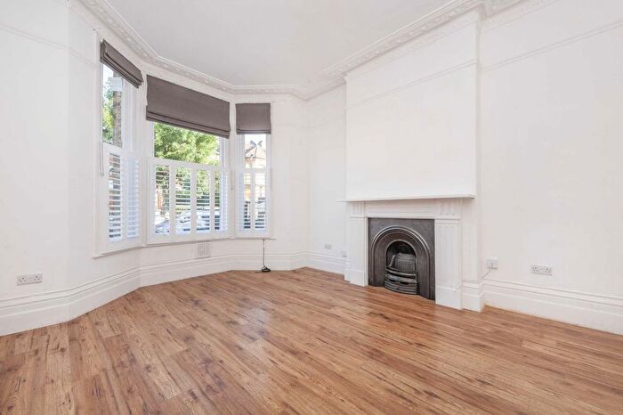 1 Bedroom Flat To Rent In Sarsfeld Road, Balham, SW12