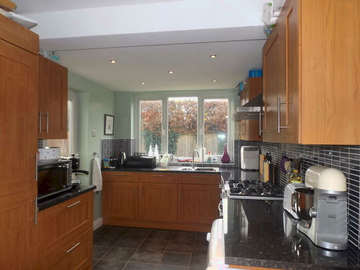 4 Bedroom Semi-Detached House To Rent In Wollaton Road, Beeston, NG9