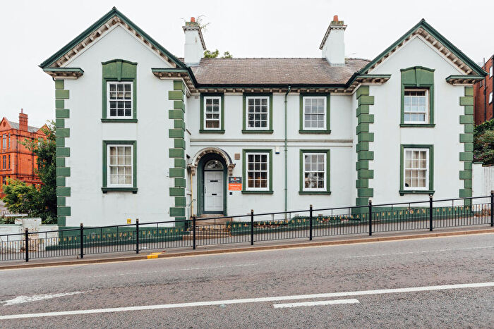 11 Bedroom House Of Multiple Occupation For Sale In Lindum Road, Lincoln, LN2