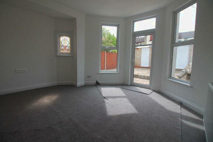 Studio To Rent In Sylvan Avenue, London, N22
