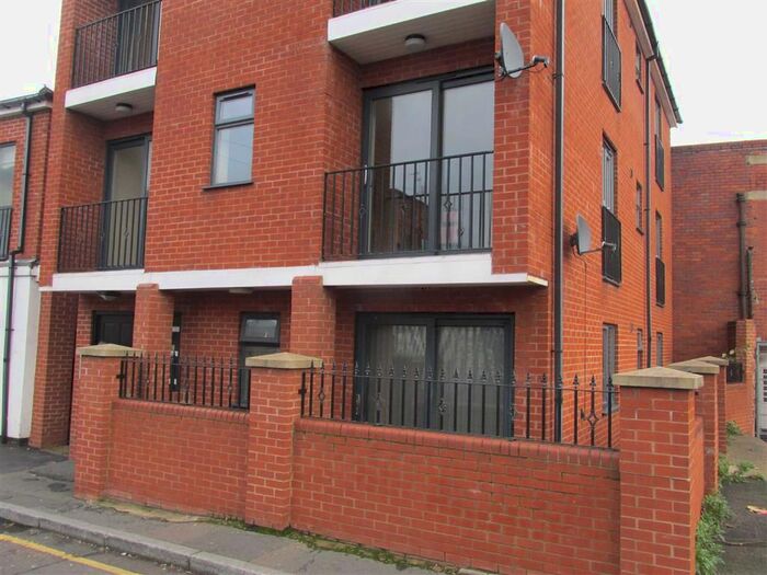2 Bedroom Flat To Rent In Church Street, Bilston, WV14