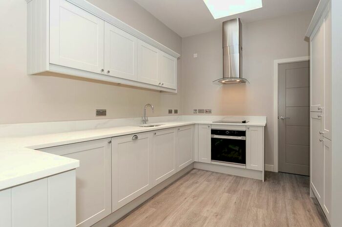 2 Bedroom Flat To Rent In Cambridge Road, Harrogate, HG1