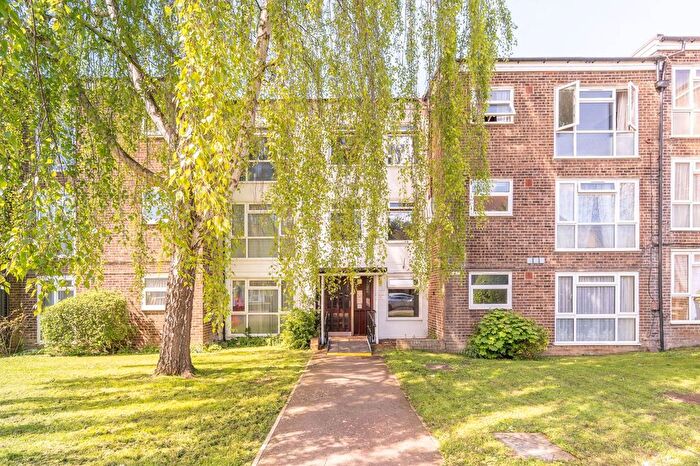 1 Bedroom Flat To Rent In Brunswick Road, Sutton, SM1