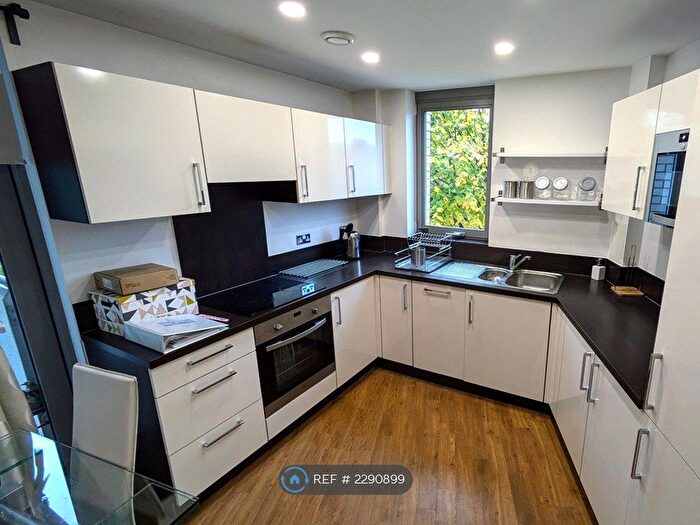 2 Bedroom Flat To Rent In Venice Corte, London, SE13