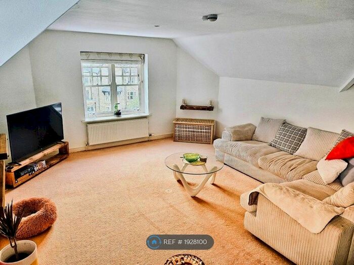 2 Bedroom Flat To Rent In Cornwall Road, Harrogate, HG1