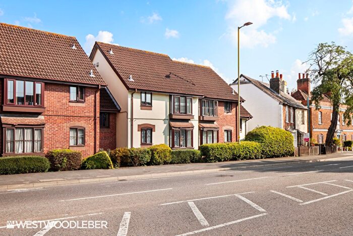 2 Bedroom Flat To Rent In High Road, Broxbourne, EN10