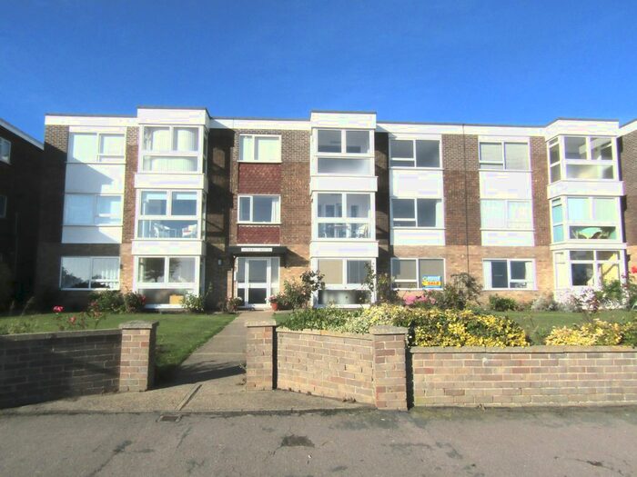 2 Bedroom Flat To Rent In The Esplanade, Frinton-On-Sea, CO13
