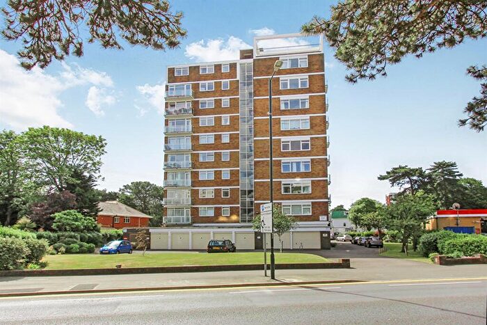 3 Bedroom Flat To Rent In Bournemouth, BH1