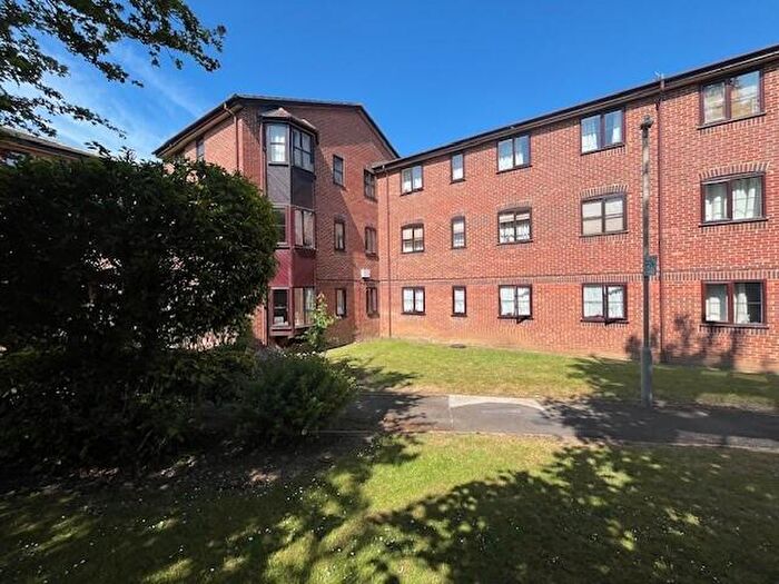 2 Bedroom Apartment To Rent In Poets Chase, Aylesbury, HP21